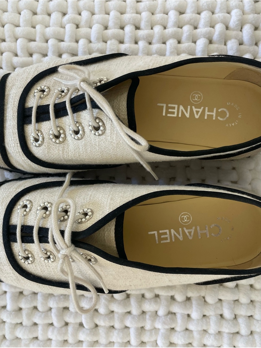 CHANEL Beige White Espadrilles linen with pearl accents. Interlocking CC - Picture 5 of 16